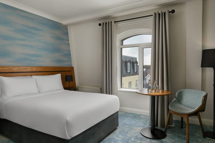 Room 10 of 50