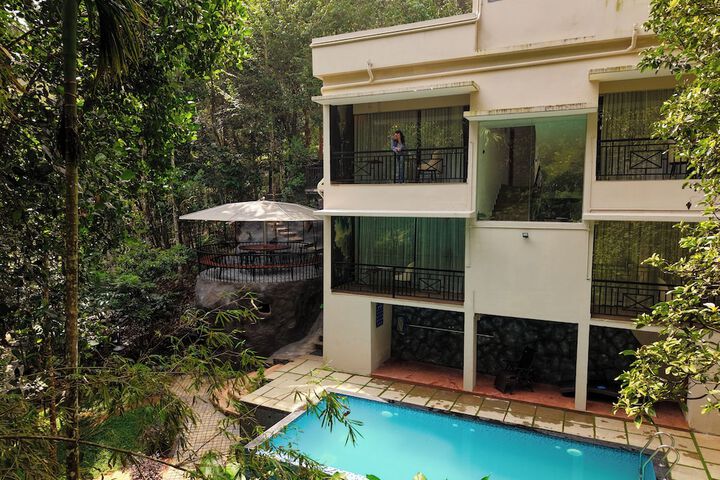 Pool 28 of 36