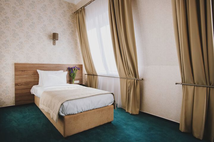 Room 9 of 70