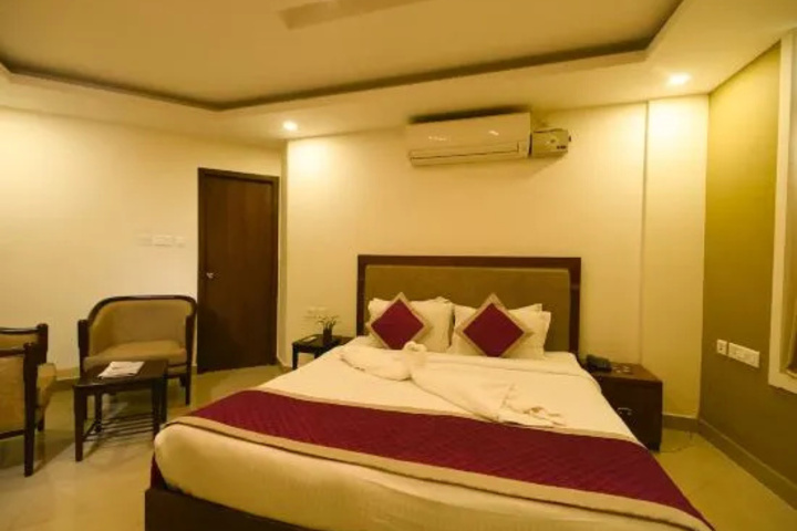 Room 2 of 2