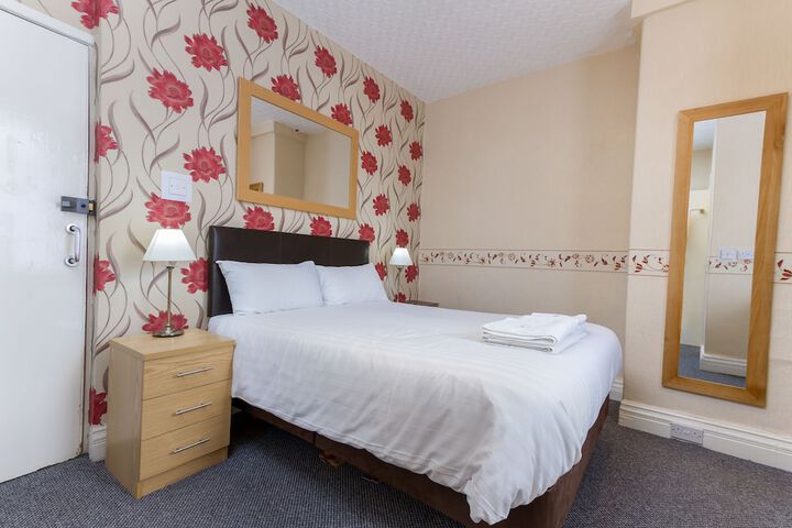 Room 8 of 39