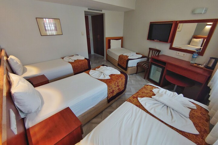 Room 8 of 65