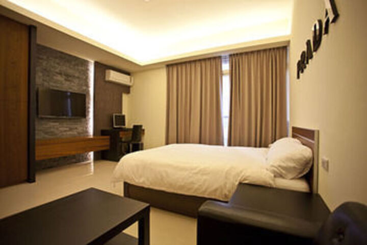 Room 16 of 16