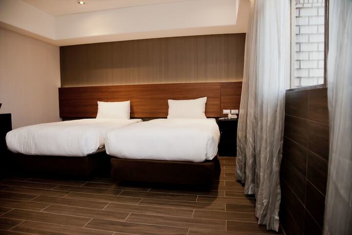 Room 15 of 95