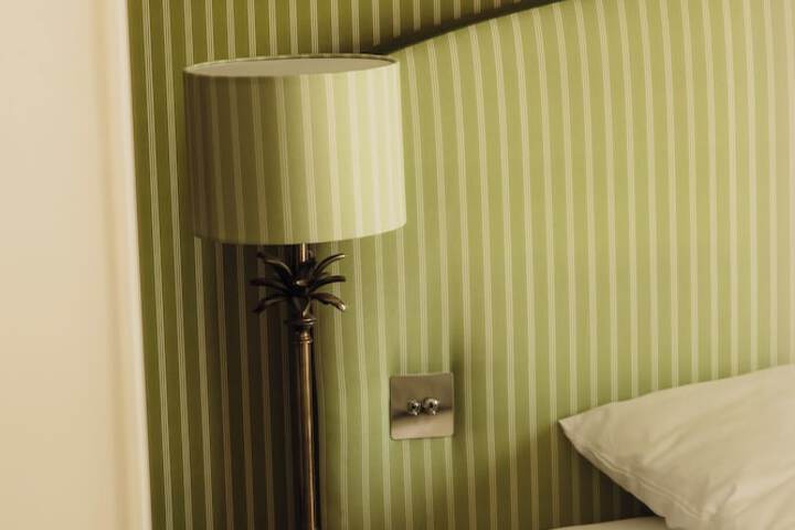 Room 48 of 103