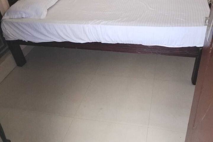 Room 3 of 6