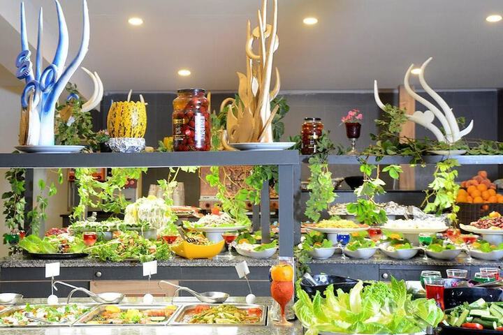 Dining 50 of 77