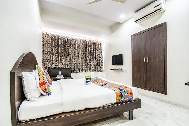 Room 11 of 24