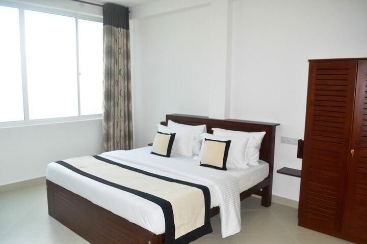 Room 5 of 36