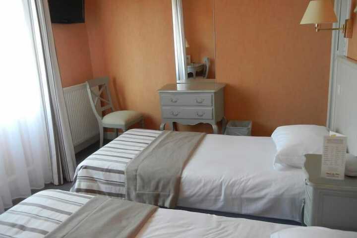 Room 12 of 32