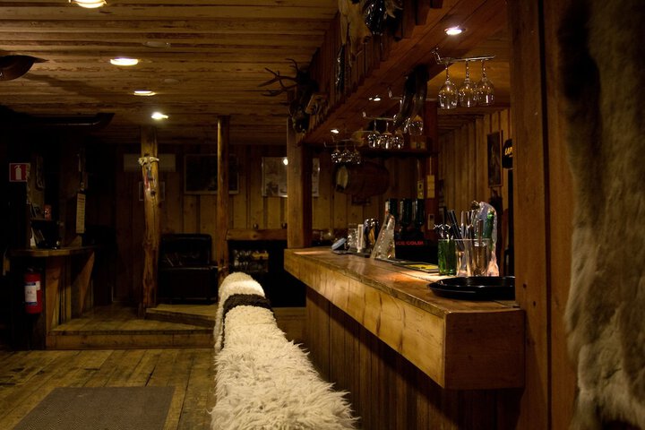 Lounge 22 of 44