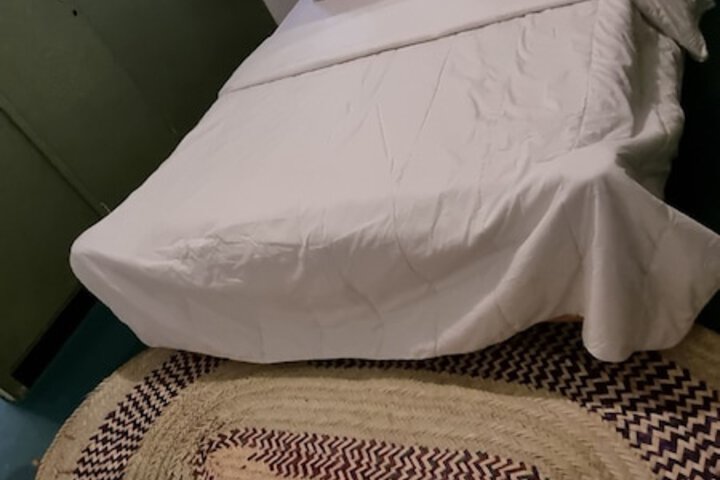 Room 2 of 33