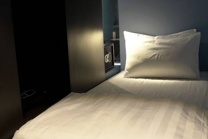 Room 5 of 13