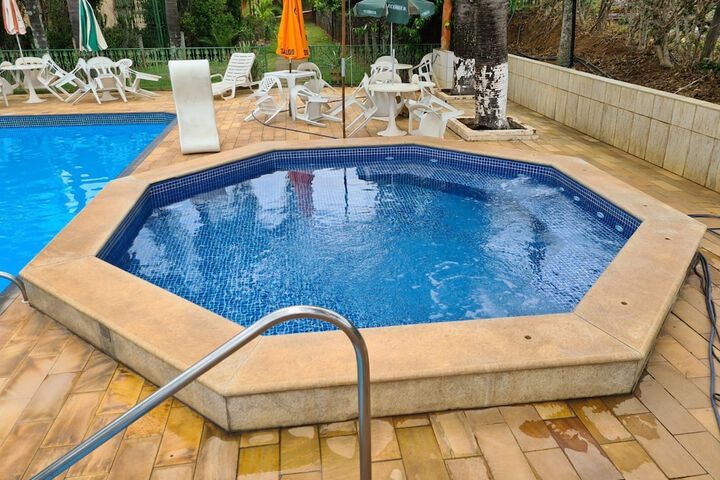 Pool 51 of 70