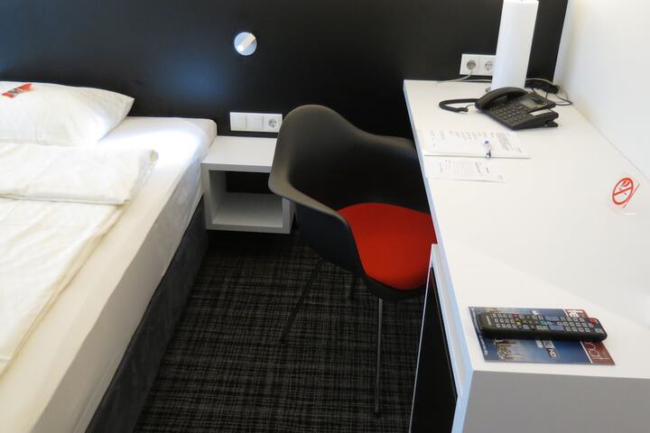 Room 32 of 125