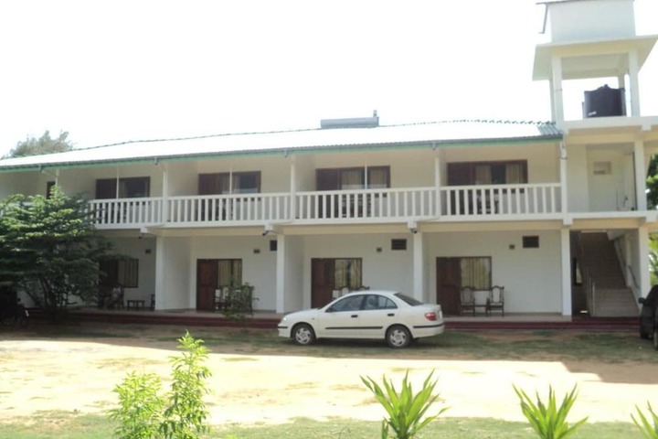 Hotel Exterior 13 of 13