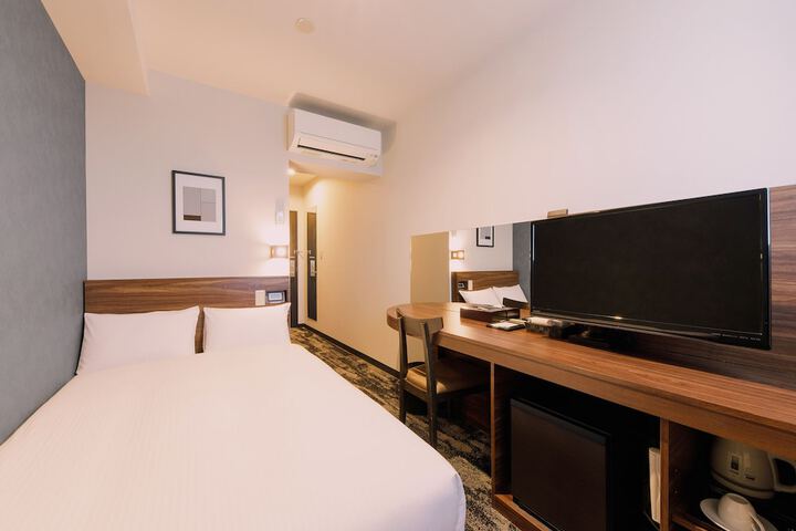 Room 6 of 19