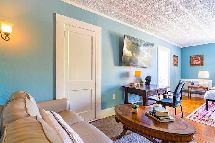 Room 52 of 175