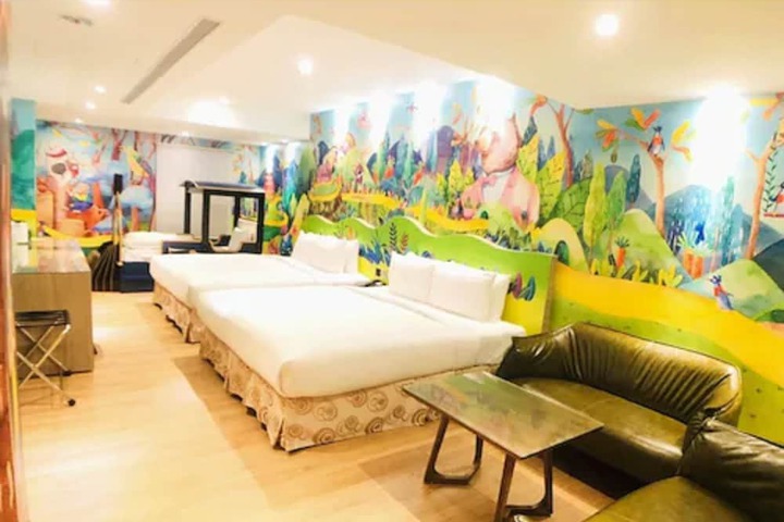 Room 50 of 96