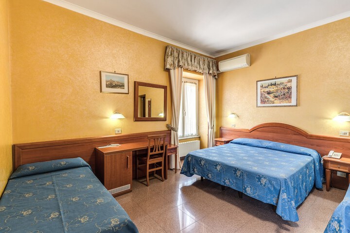 Room 10 of 46