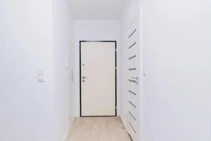 Room 12 of 18