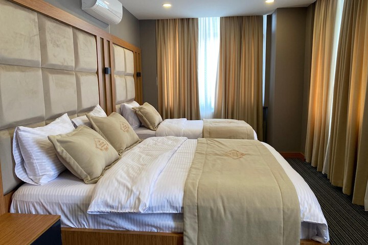 Room 33 of 39