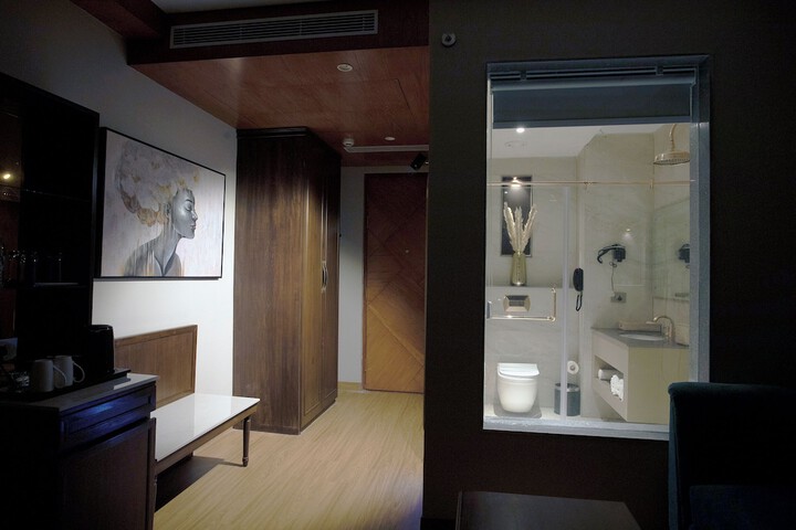 Room 36 of 72