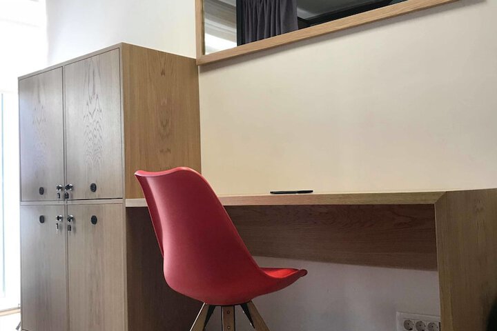 Room 10 of 13