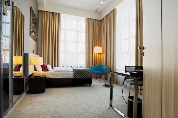 Room 15 of 64