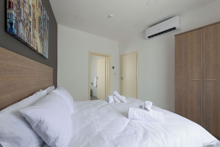 Room 32 of 89
