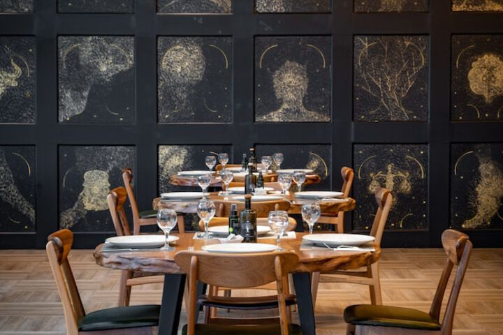 Dining 68 of 102
