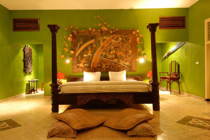 Room 4 of 134