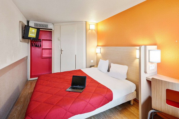 Room 10 of 72