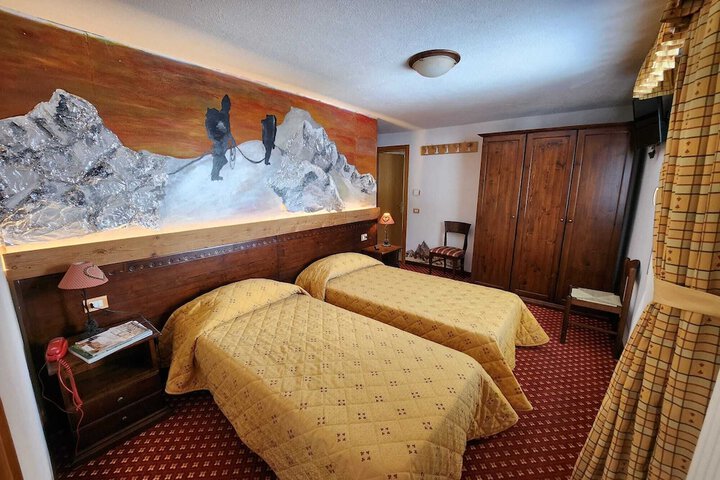 Room 16 of 52