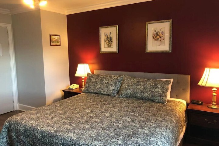 Room 28 of 135
