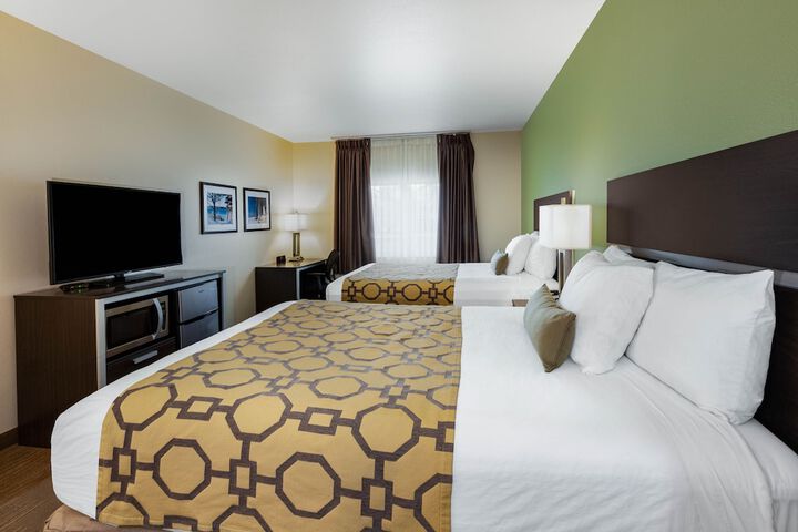 2 Queen Beds (6 of 8)