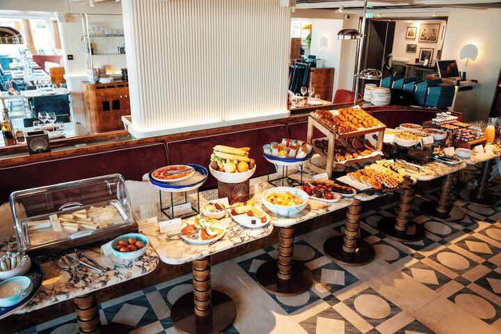 Breakfast buffet