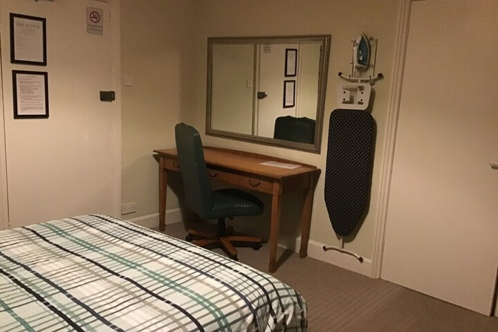 Room 3 of 9