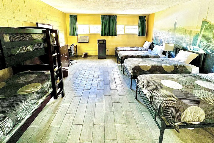 Room 10 of 39