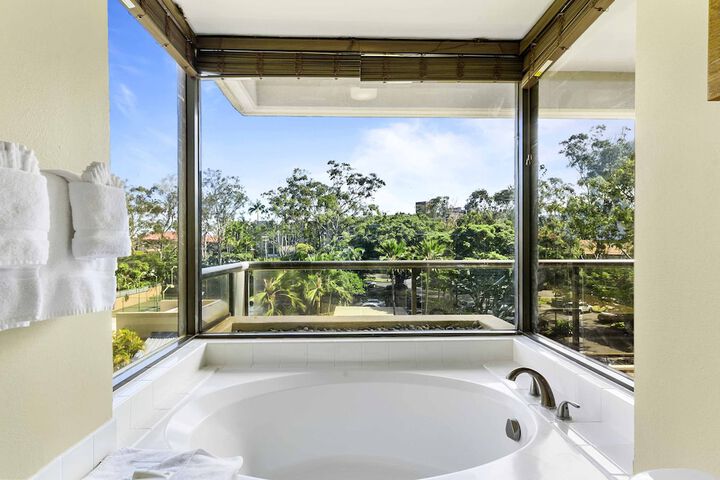 Jetted tub
