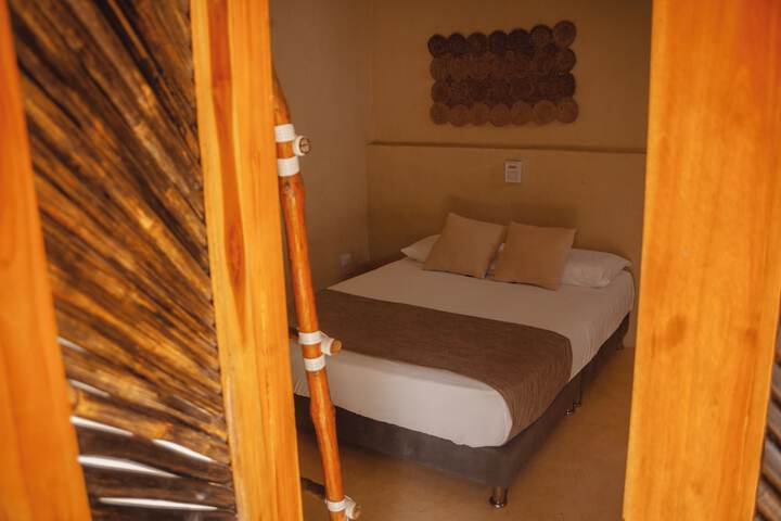 Room 4 of 12