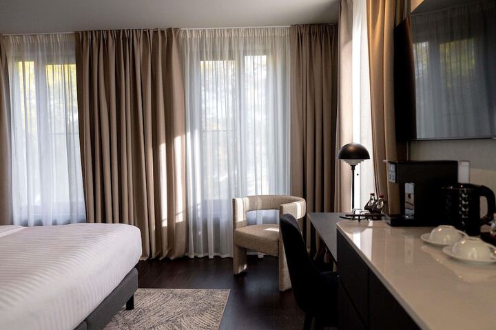 Room 69 of 253