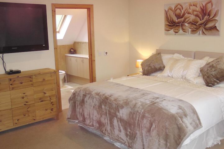 Room 3 of 48
