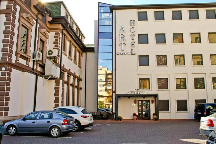 Exterior of Hotel Art