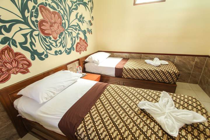 Room 3 of 33