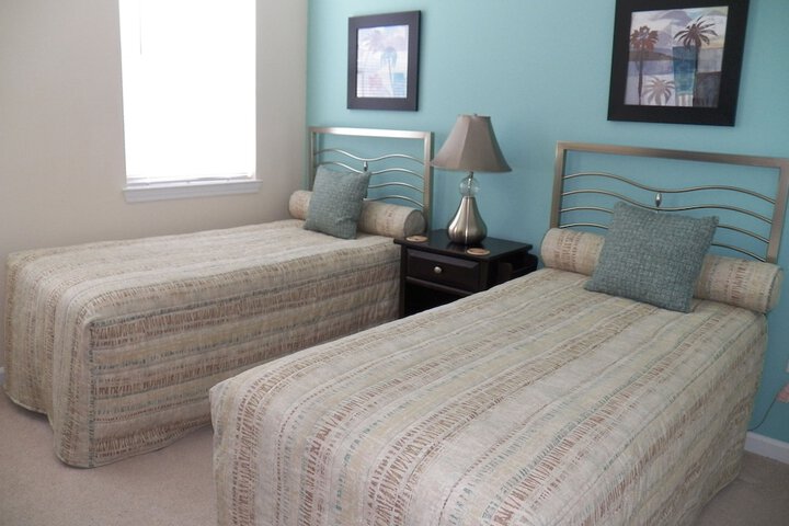 Room 5 of 32