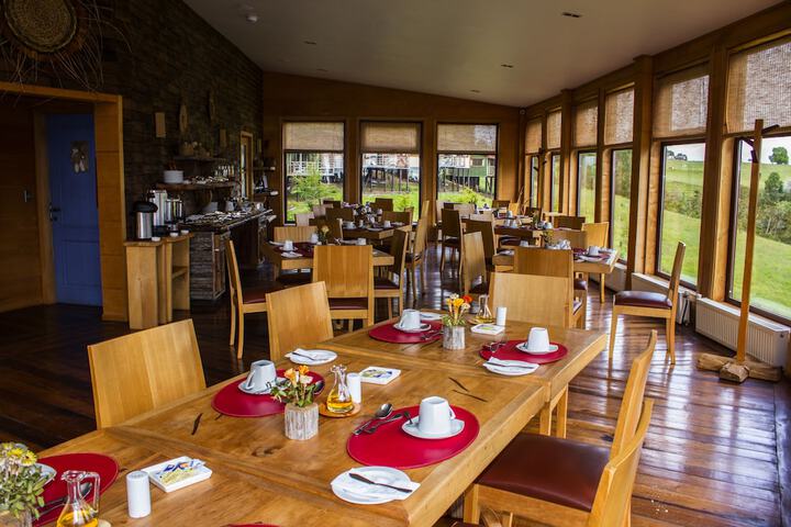 Dining 76 of 150