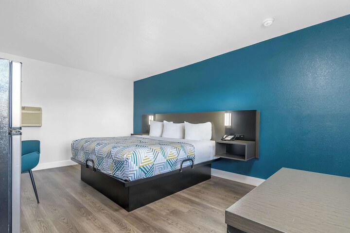 Room 5 of 26