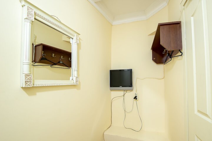 Room 15 of 40