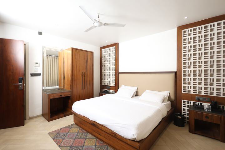 Room 25 of 54